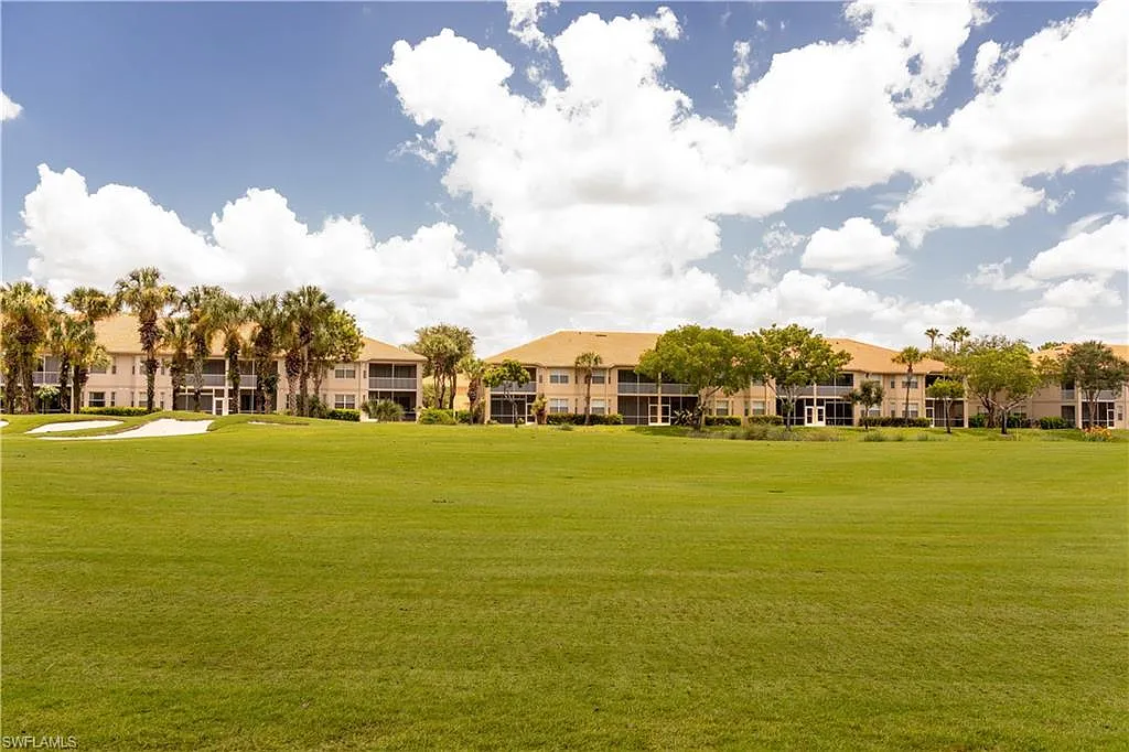 2 bed, 2.0 bath, 1185 sqft, $4,200 — Photo 2