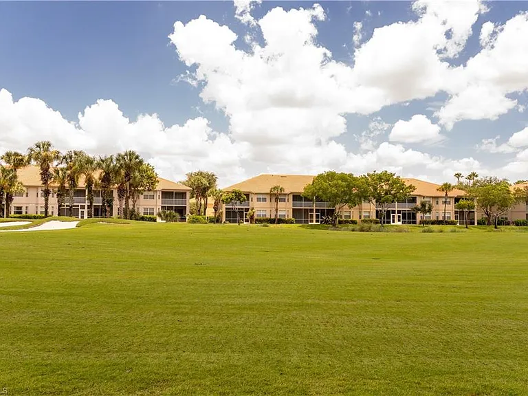 3950 Loblolly Bay Dr #3-402 — Photo 2