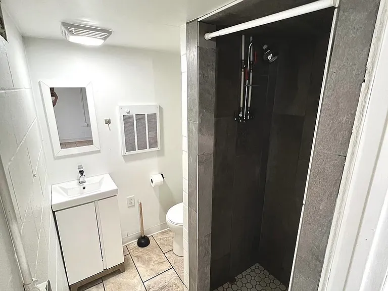 107 S Albert St #2 — Photo 8