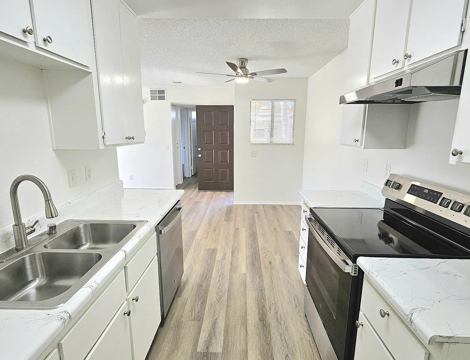 AMBERWOOD APARTMENTS — Photo 3