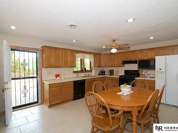 5th image of 8900 Monroe Ct