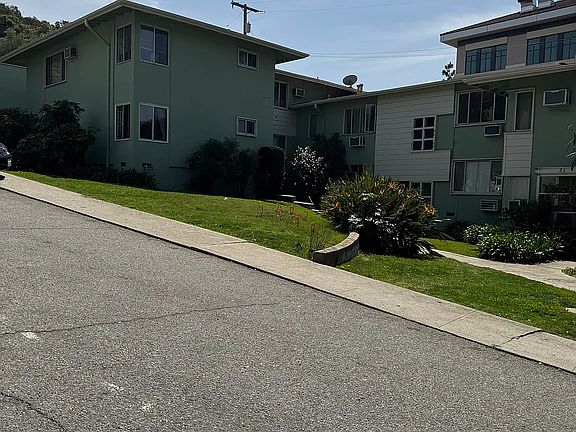 3rd image of 1550 N Verdugo Rd #18