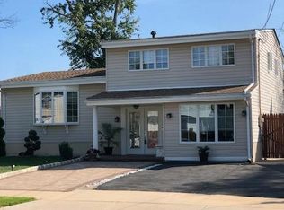 87 Woodview Dr, Old Bridge, NJ 08857