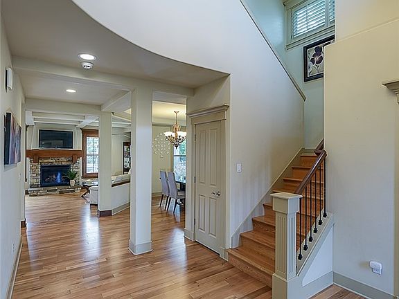 3rd image of 813 235th Ave NE