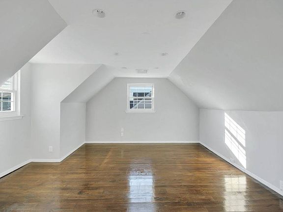 4th image of 3525 Woodward St