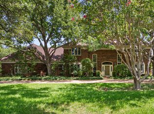 2520 Norwood Dr, Hurst, TX 76054