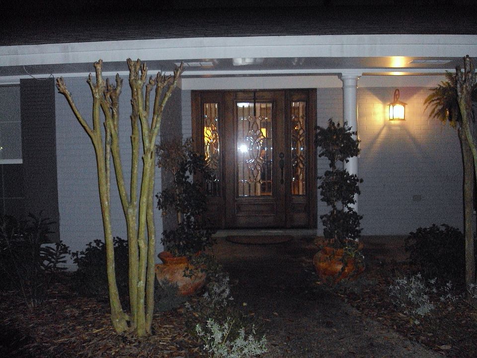 6 Poplar Circle