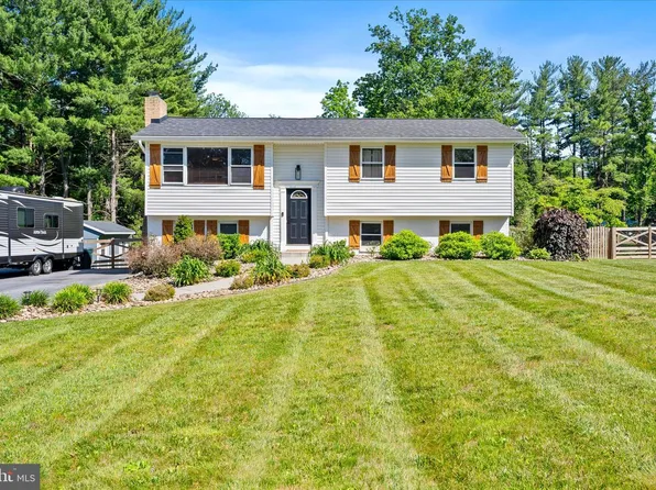 21609 Kelso Dr, Hagerstown, MD 21742