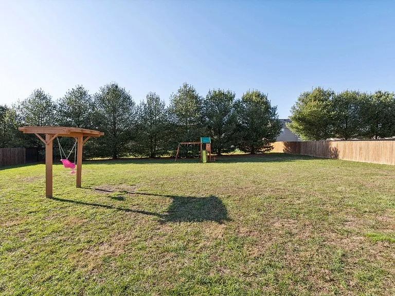 1419 Leaf Ln — Photo 33