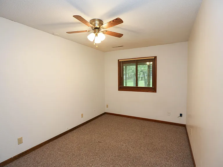 439 Foxfire Dr — Photo 25