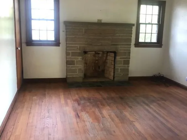 337 Pleasant Dr, Aliquippa, PA 15001