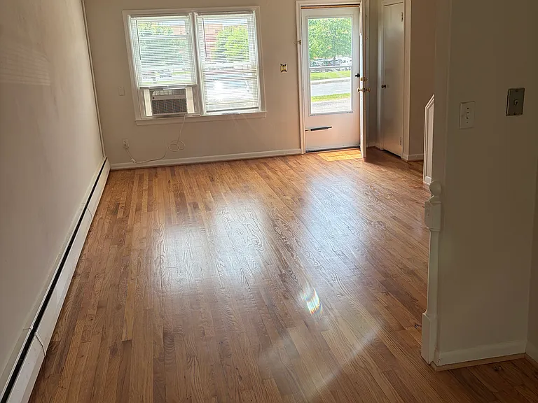 411 Kenmore Ave #4 — Photo 4