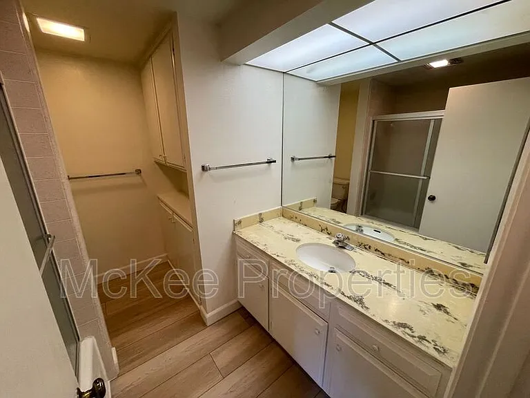 230 W Walnut Ave #D — Photo 11
