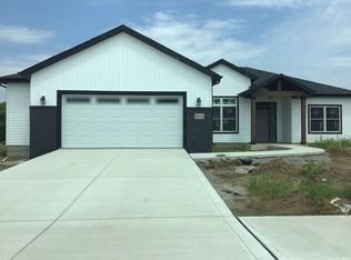 17444 Creekside Crossing Run, Huntertown, IN 46748