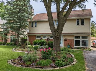 1009 Whitfield Rd, Northbrook, IL 60062