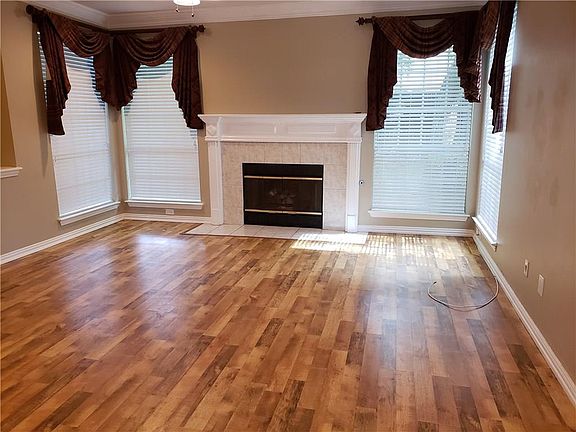 3rd image of 3429 Camden Dr