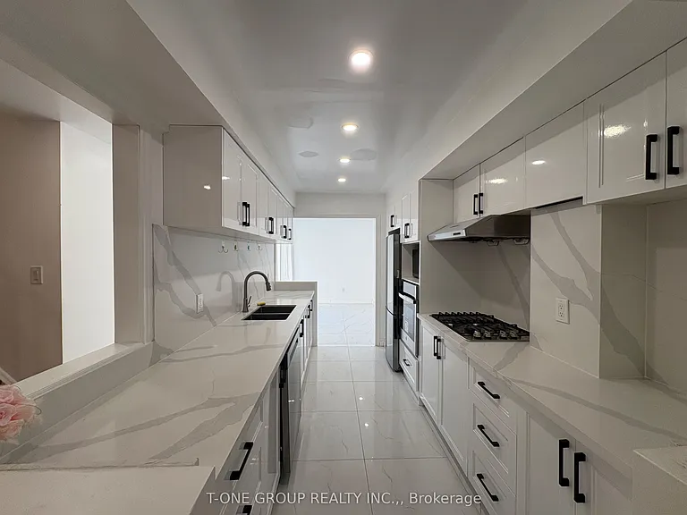 49 Ambercroft Blvd — Photo 1