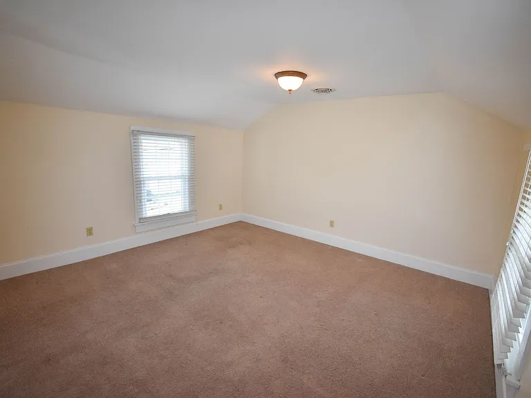 309 Center St — Photo 21