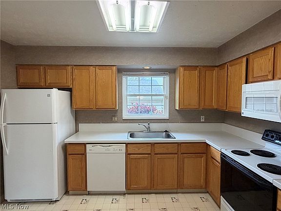 4th image of 612 Trevitt Cir W #57