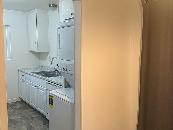 4th image of 3502 Towne Center Dr #3502