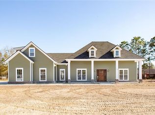 627 Saddle Cir, Waycross, GA 31503