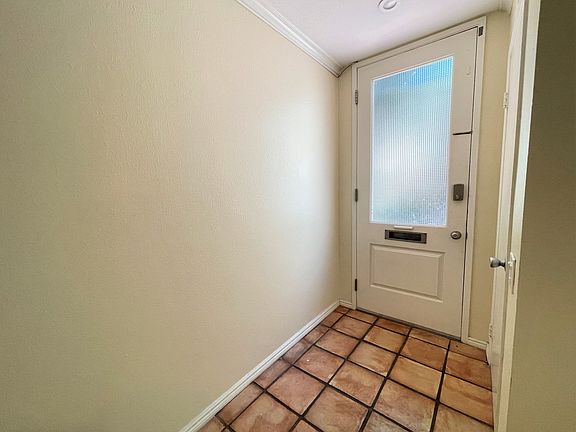 2nd image of 4883 Collwood Blvd Unit B