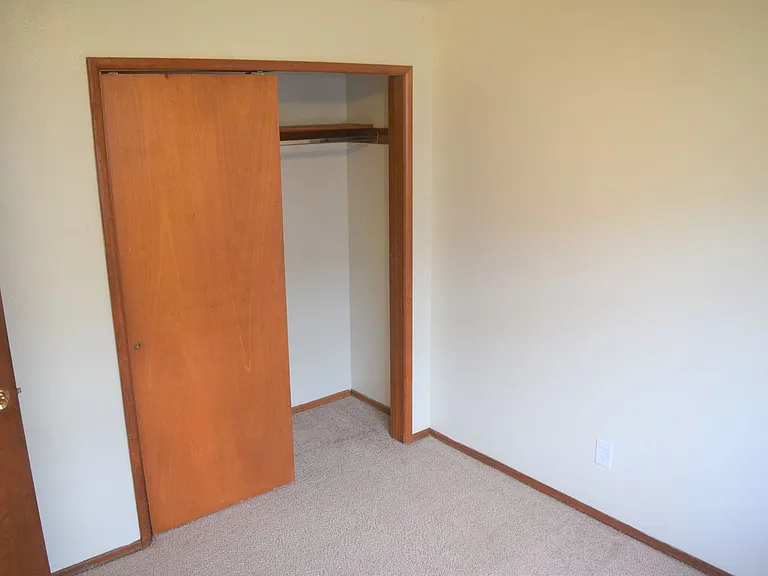 Sanders Apartments — Photo 15