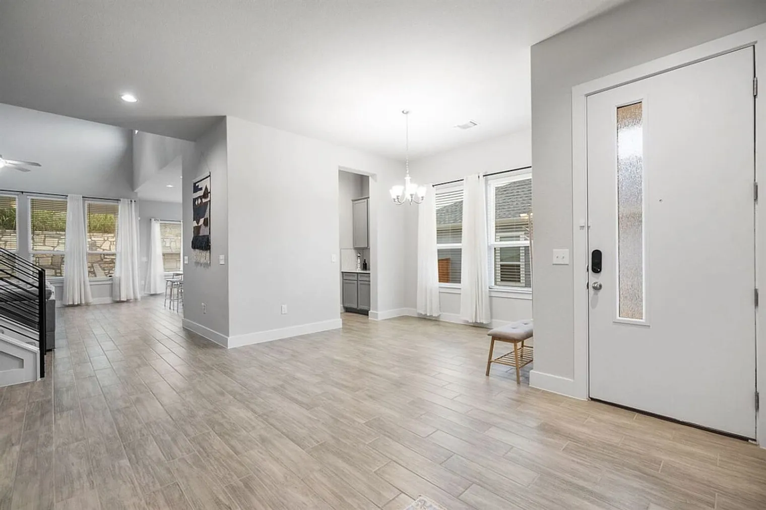 4 bed, 3.0 bath, $7,278 — Photo 2