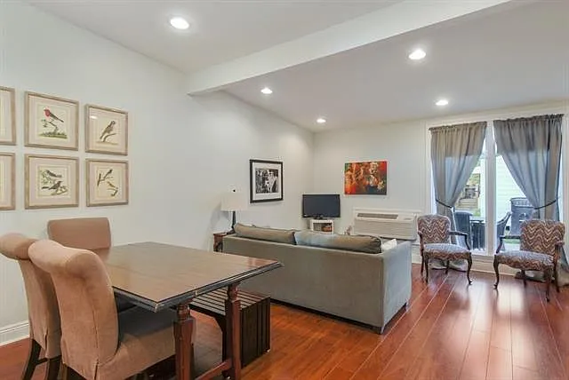2327 Soniat St #B — Photo 5