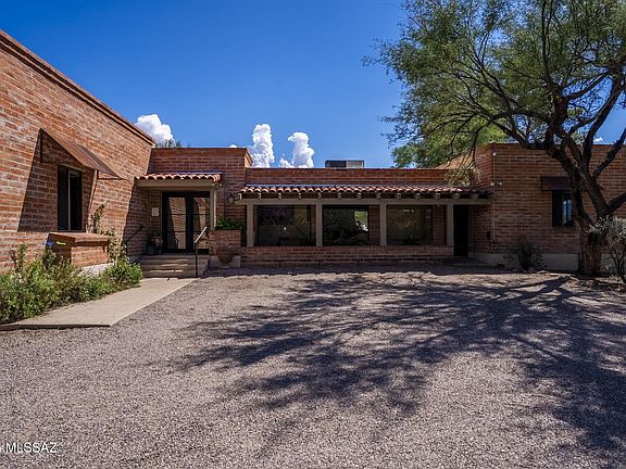 2nd image of 2340 Camino Shangrila