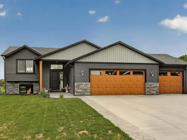501 10th St W, Mantorville, MN 55955