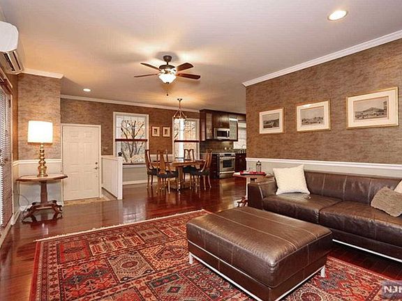 5th image of 149 Woodland Ave