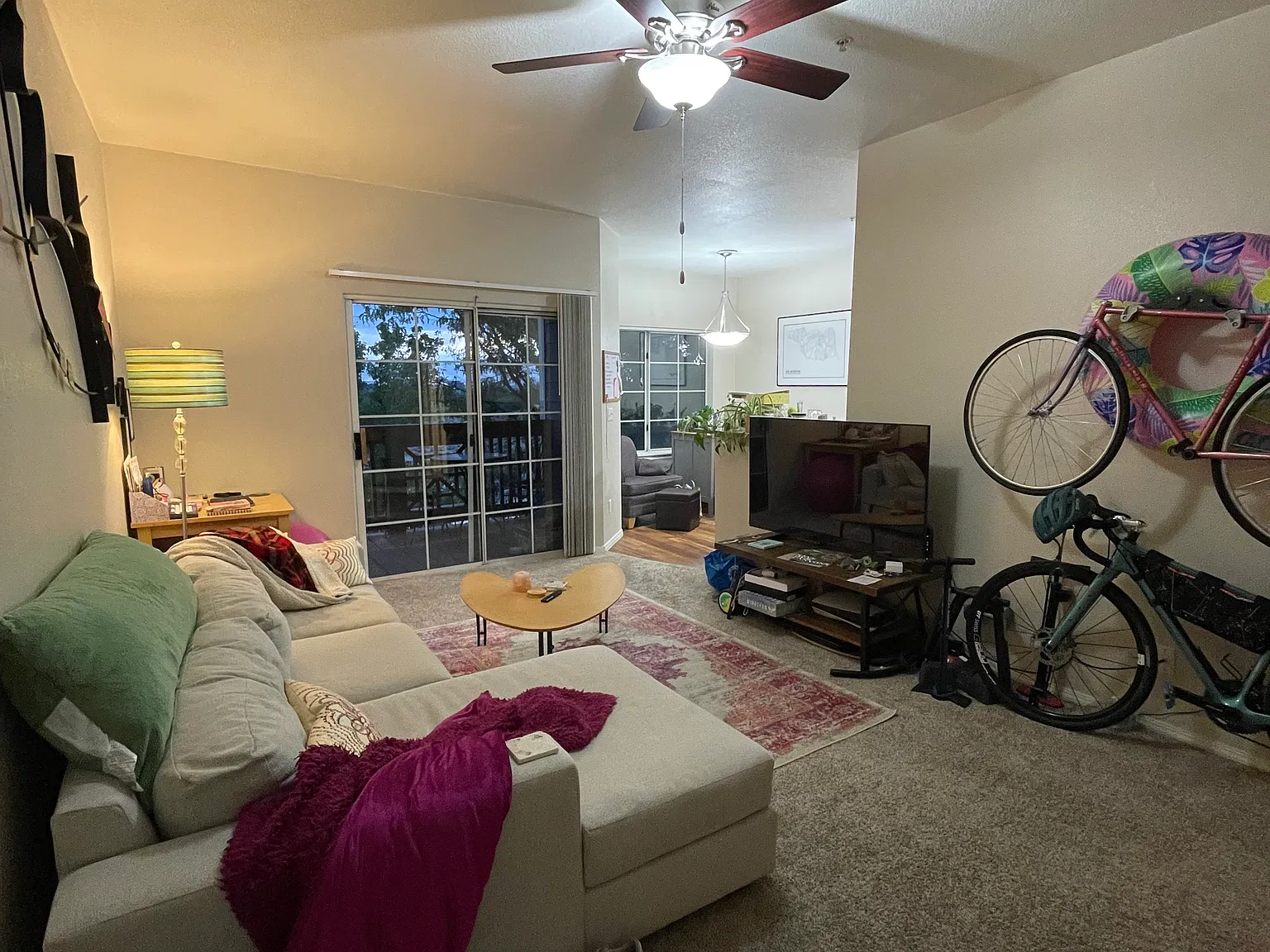 1 bed, 718 sqft, $1,613 — Photo 3