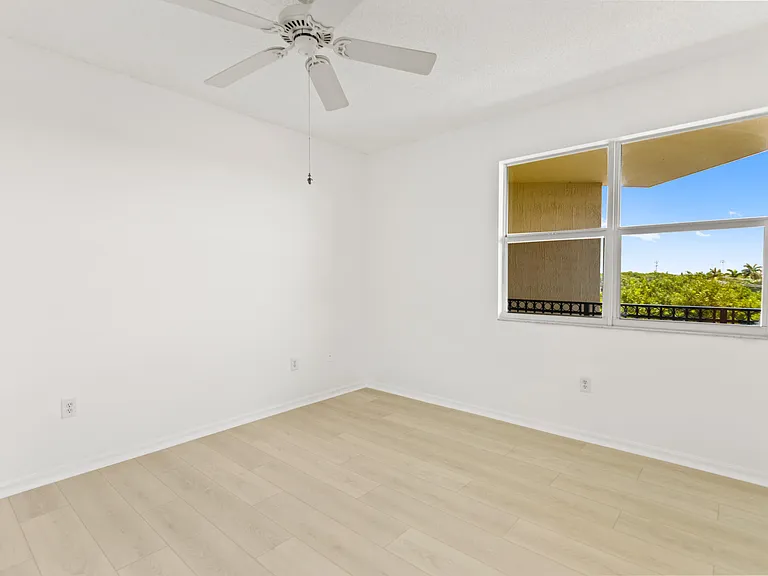 27 Royal Palm Way #503 — Photo 23