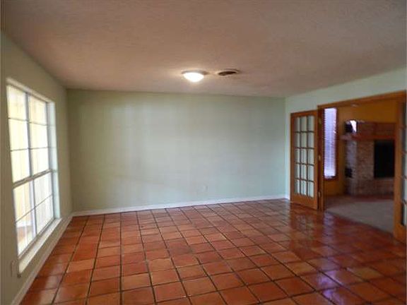 4th image of 1412 Sevilla Blvd