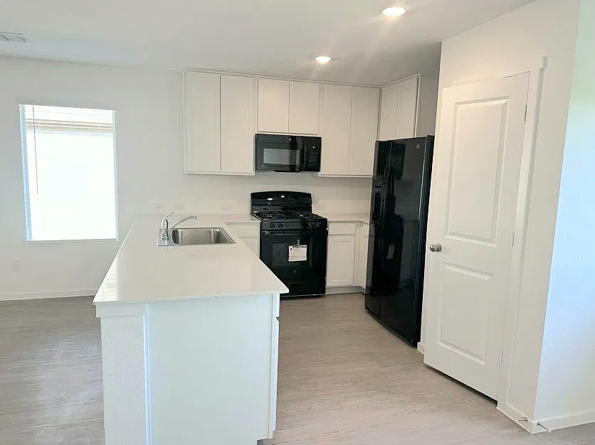 3 bed, 1269 sqft, $1,795 — Photo 4