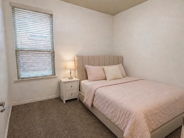 305 Rustic Oak Ln — Photo 14