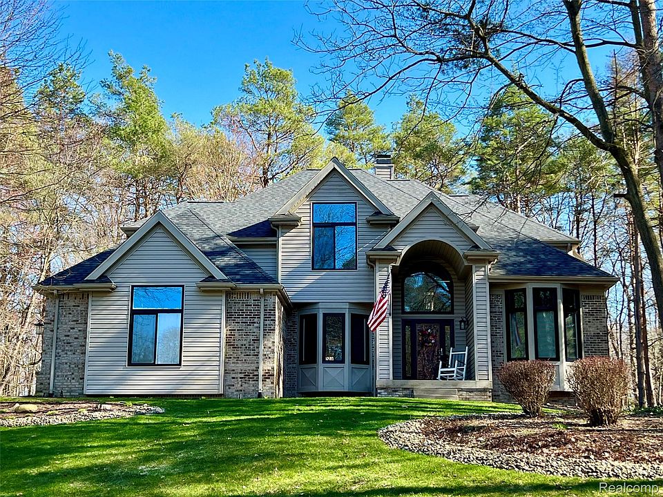 1st image of 1320 Pine Dr