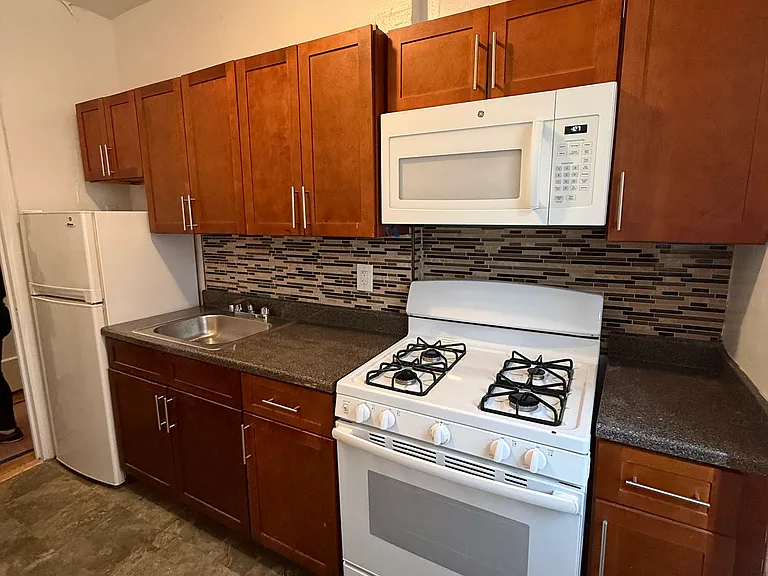 2835 Bainbridge Ave #3A — Photo 5