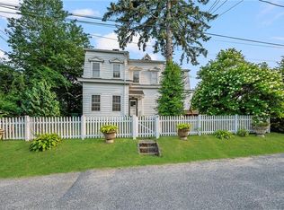 10-12 Hendricks St, Wakefield, RI 02879