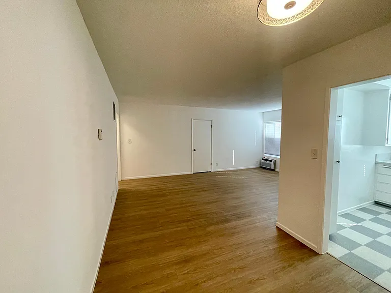 1029 N Hayworth Ave #2 — Photo 7