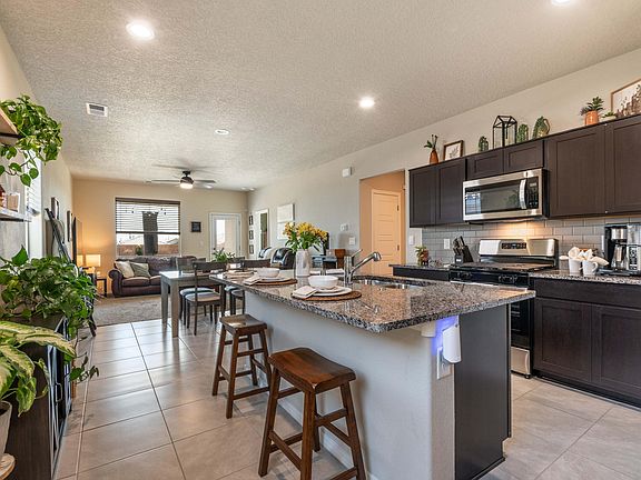 5th image of 772 Amatista Loop