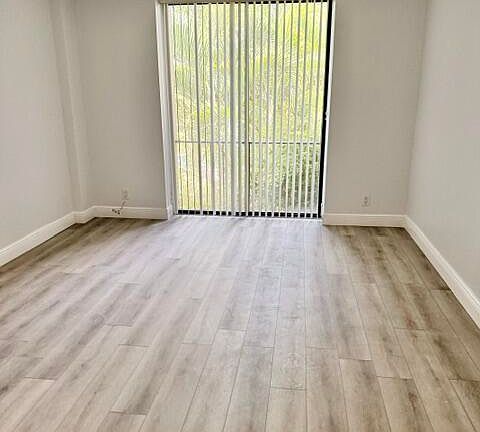 3rd image of 501 SW 11th #211
