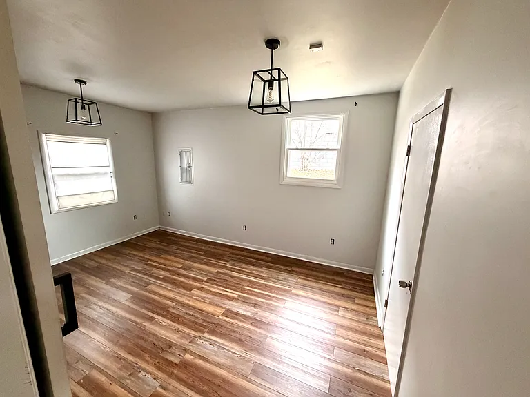 134 Two Valley Rd — Photo 6