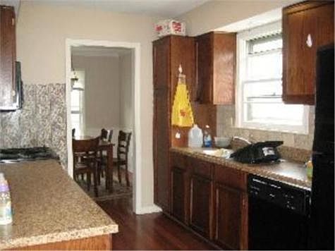 4th image of 9505 E 89th St