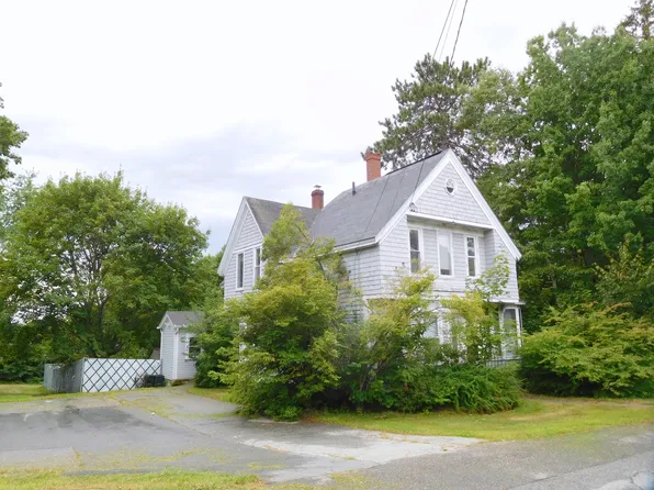 23 Pleasant Street, Lewiston, ME 04240