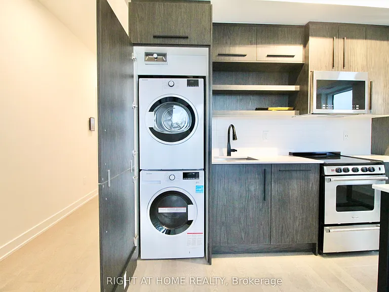560 Rideau St #1006 — Photo 8