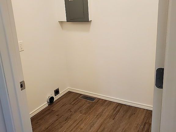 5.5ft. X6ft. Laundry room 