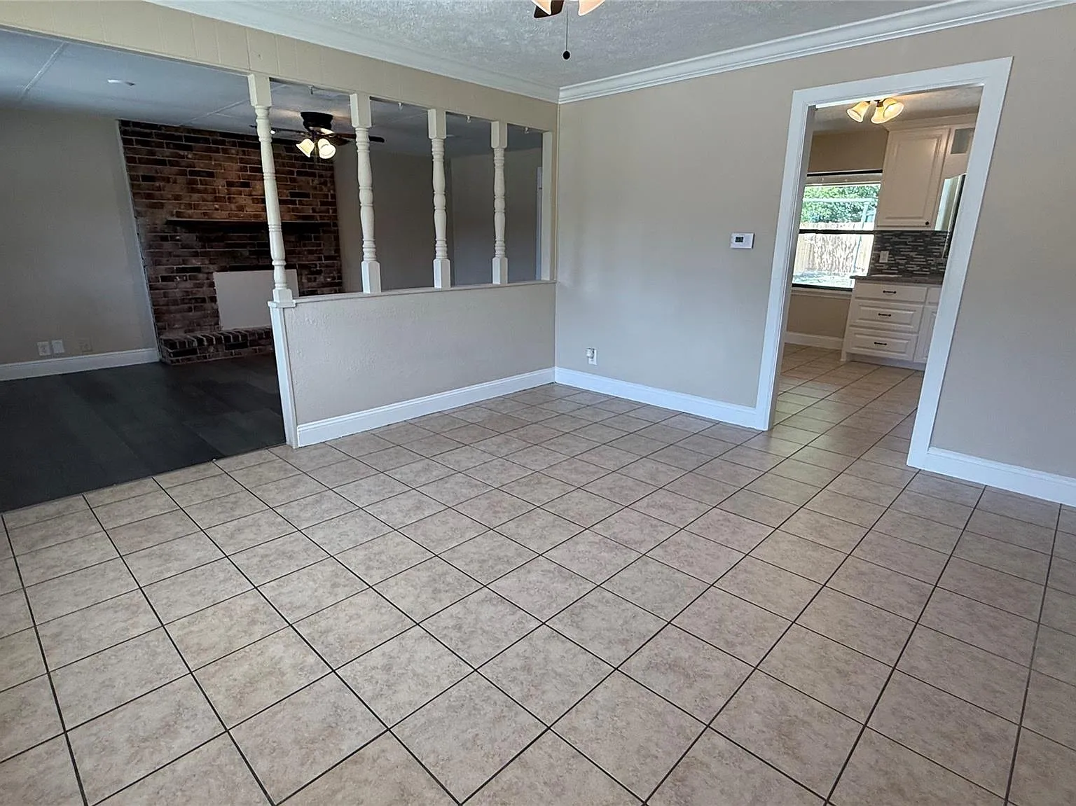 3 bed, 2.0 bath, 1290 sqft, $1,900 — Photo 2