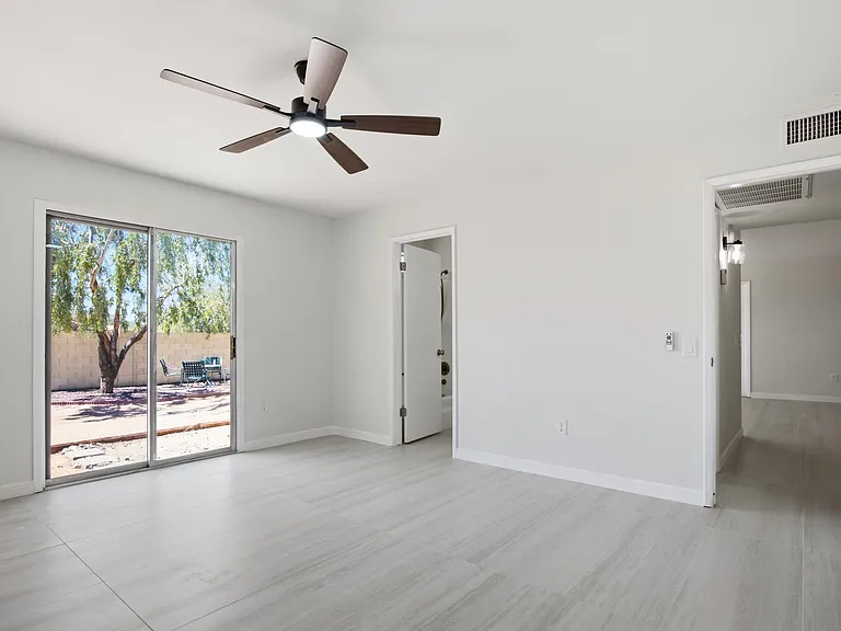 20230 N 33rd Dr — Photo 14
